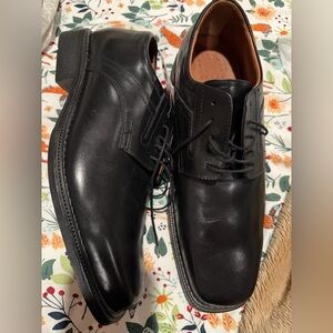 Bill Blass Black Leather Oxfords
